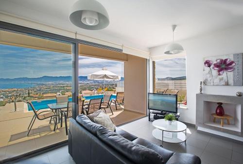 Villa Tavrou Dyo - Luxury 3 Bedroom Latchi Villa With Private Pool