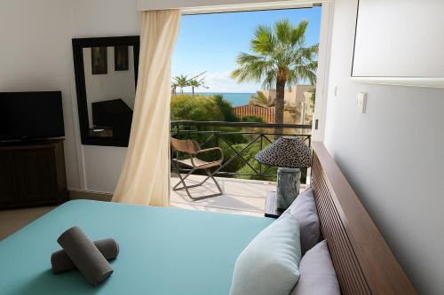 Sea view Beach House with Pool