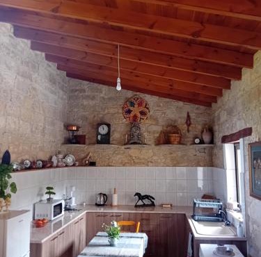 TRADITIONAL HOUSE ARSOS