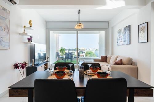 Doria 2-Bedroom Apartment & Balcony in Larnaca