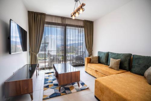 C15 Apartment Pearl Island with Mountain View