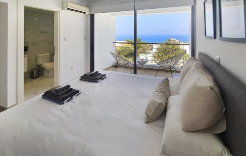 Awesome Home In Neo Chorio in Neo Chorio