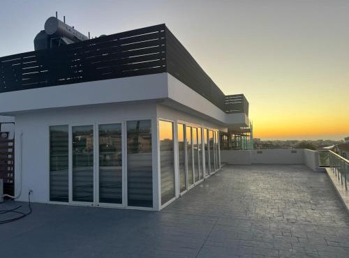 Sky villa penthouse with private outdoor hottub