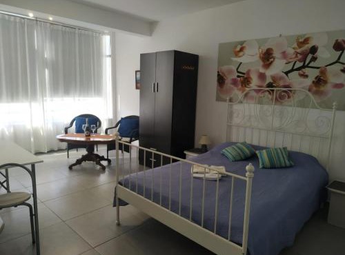 Studio Apartment Near the Beach