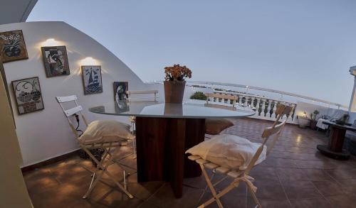 Golden Sunset Apartment