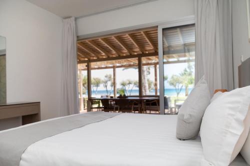 Elya Beach Luxury Suites