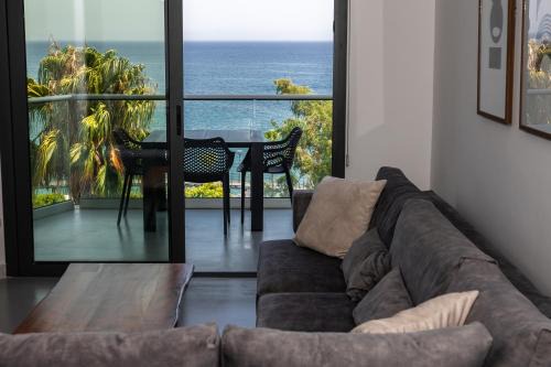 Molos Luxury Sea View Apartment