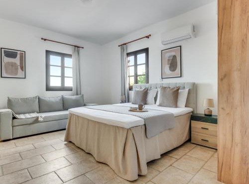 Sea-View Retreat - Villas with Pools and Private Jacuzzi Cabin