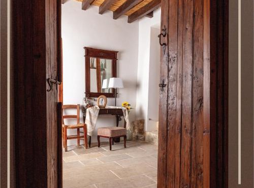 Melissothea Stone Suites