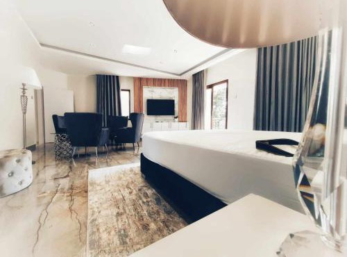 C & A Suites - Athos Suite