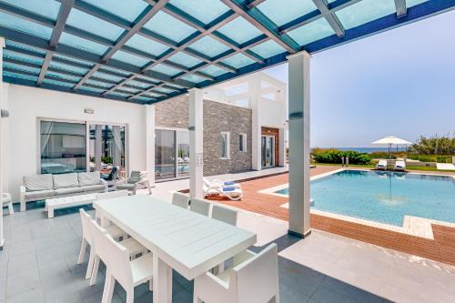 Seafront Villa Maya by Ruidoso Luxury