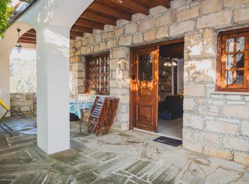 Revecca House in Ayios Mamas
