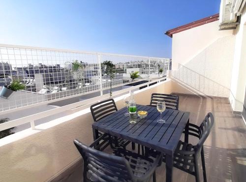 Sea Breeze Central, 2bed in Limassol