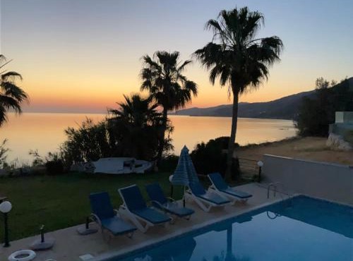 Kallinousa Beach Villa